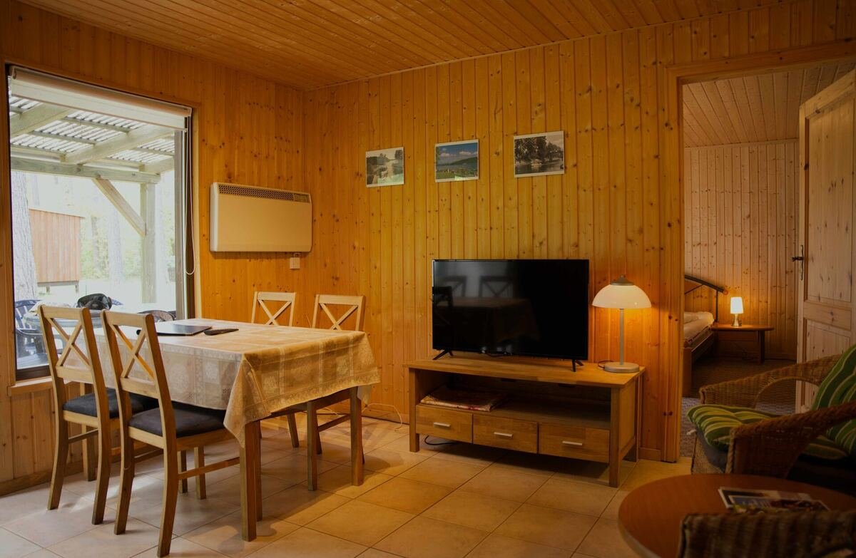 Helles Wohnzimmer im Bungalow, Campingplatz Flecken Zechlin