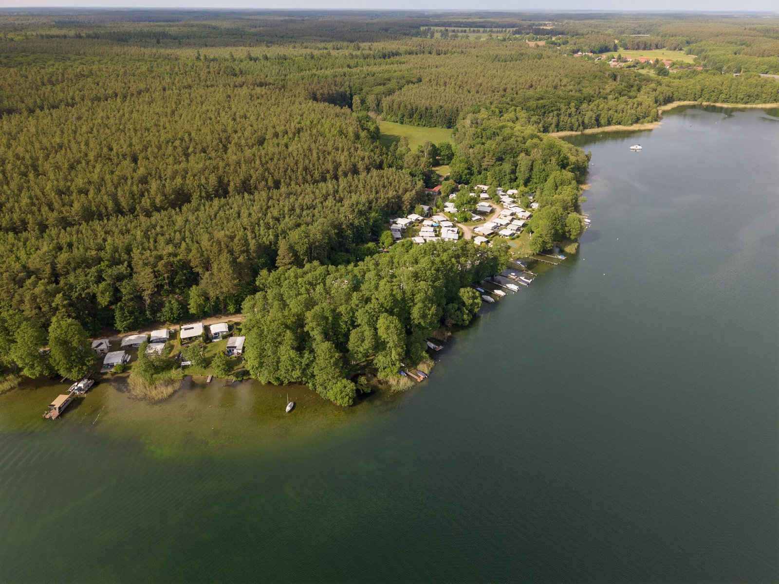 Luftbild Großer Zechliner See, Campingplatz Flecken Zechlin aus der Vogelperspektive