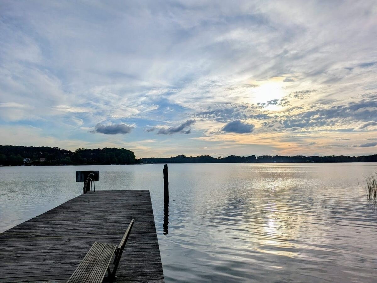 Steg im Abendhimmel am Großen Zechliner See